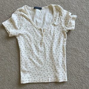 Brandy Melville Zelly Top